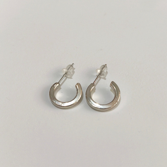 گوشواره نیم حلقه نقره ای