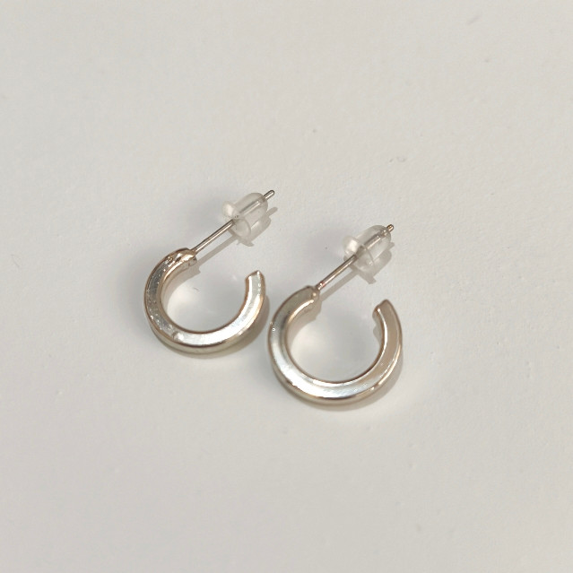 گوشواره نقره ای نیم حلقه