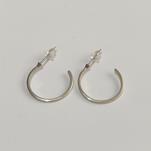 گوشواره نیم حلقه نقره ای